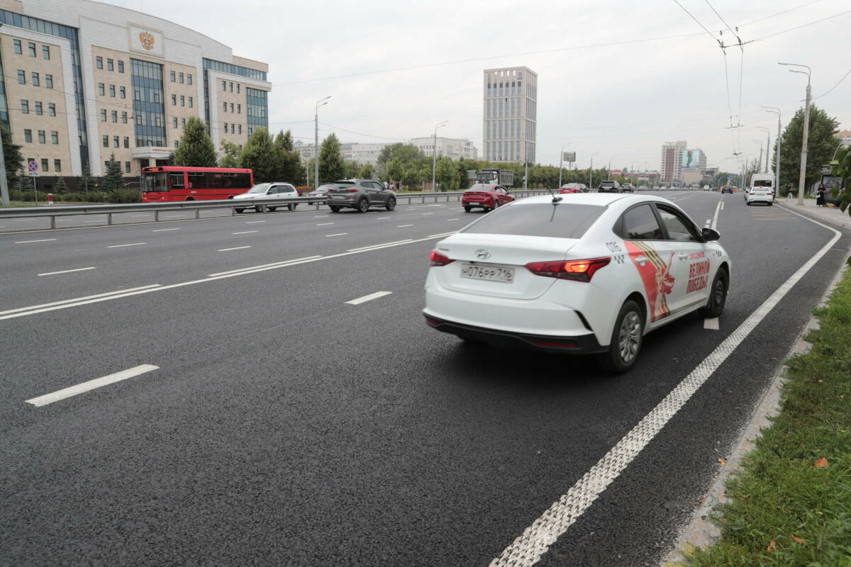 СМИ: Четверть машин такси временно освободят от требований по локализации