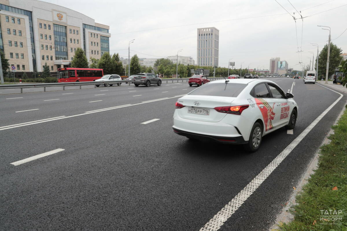 СМИ: Четверть машин такси временно освободят от требований по локализации