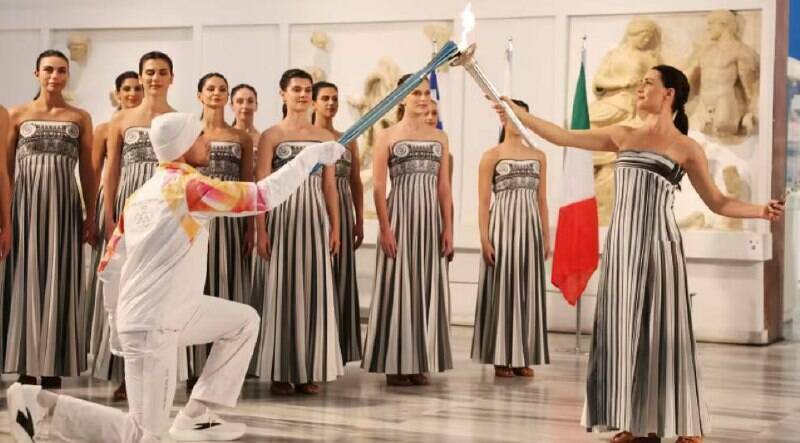 В Древней Олимпии зажгли огонь Олимпиады-2026