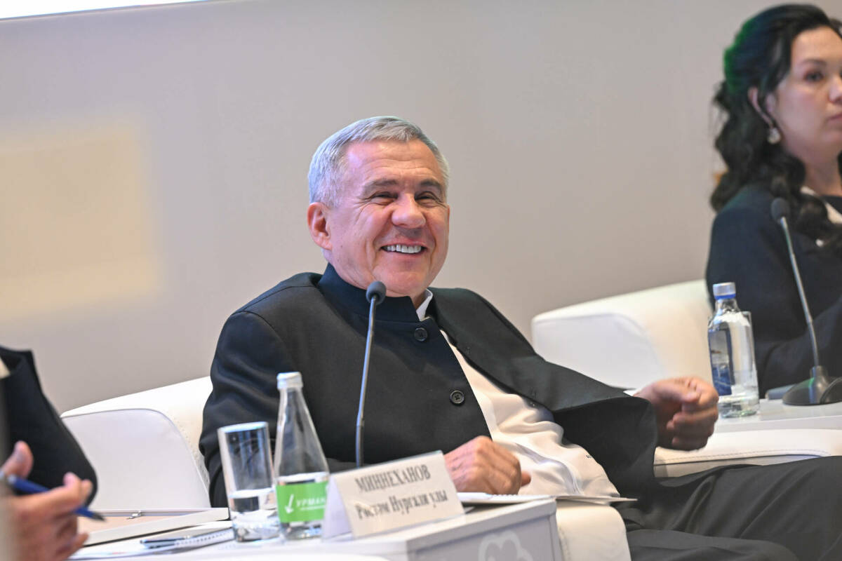 Минниханов участникам форума «Деловые партнеры Татарстана»: «Будем держаться вместе!»