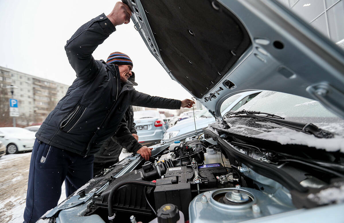 Дорогой «утиль» на мощные авто и биометрия для мигрантов: гид по новым законам в декабре