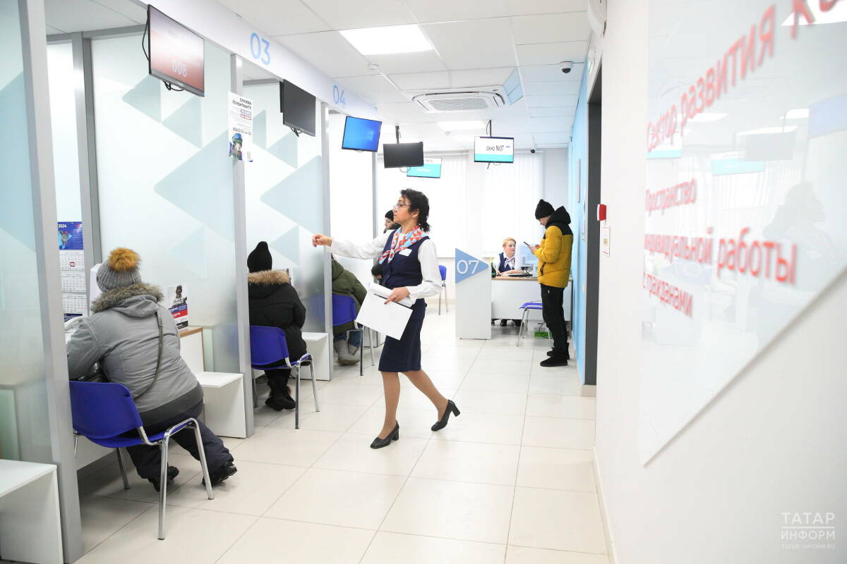 Более 600 мам дошкольников нашли работу в Татарстане при поддержке «Работы России»