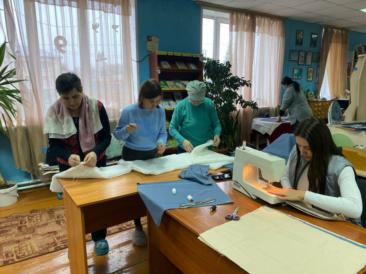 Мастерицы из Дрожжановского района изготовили подушки для участников СВО
