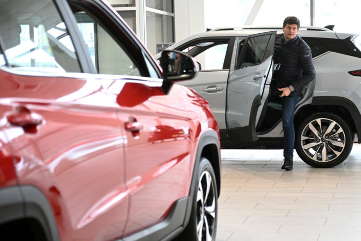 Дорогой «утиль» на мощные авто и биометрия для мигрантов: гид по новым законам в декабре