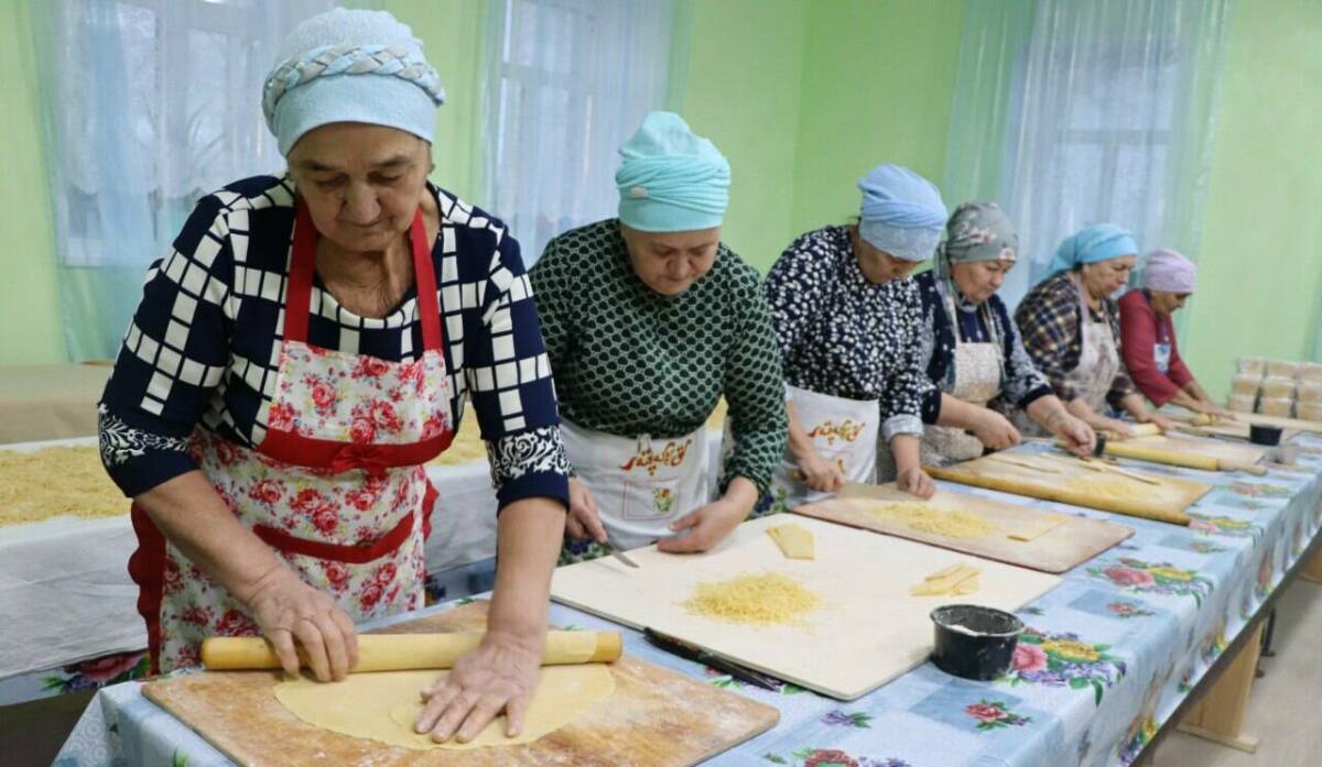 Лапша для бойцов СВО: как волонтеры из села Конь организовали мини-производство в мечети