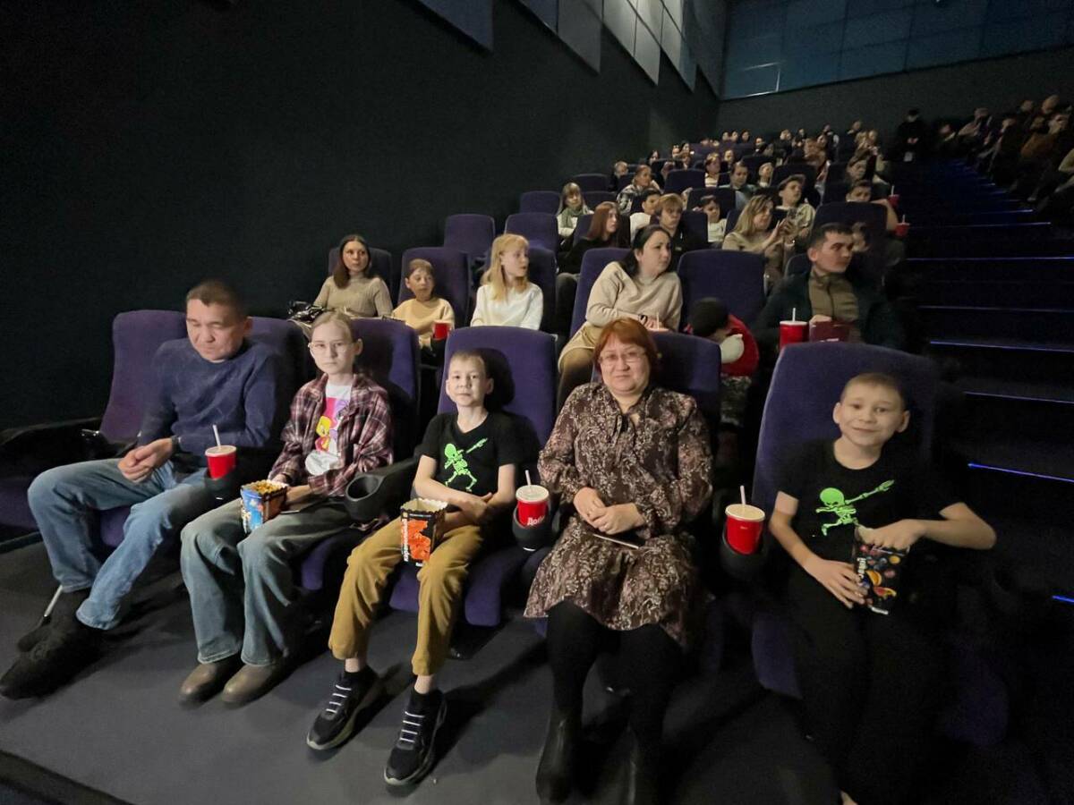 «Папин день»: семьям бойцов СВО устроили мультпоход в Челнах