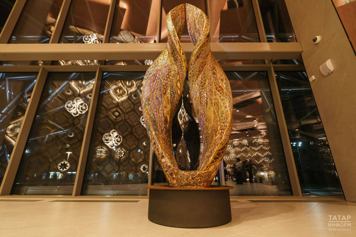 Скульптуру итальянского художника Марко Бравуры установили в Казани