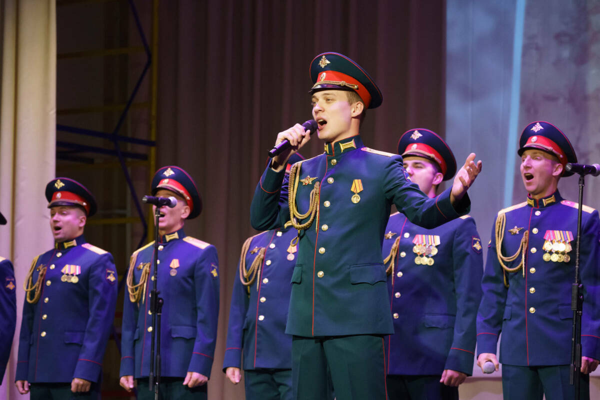 В Казани выступил Ансамбль песни и пляски Ленинградского военного округа
