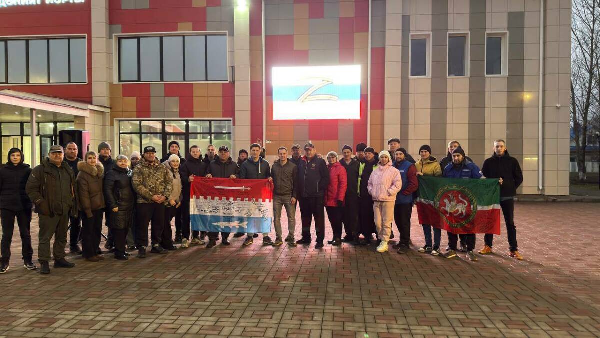 Пятнадцать тонн поддержки: колонна из Новошешминска отправилась к бойцам СВО