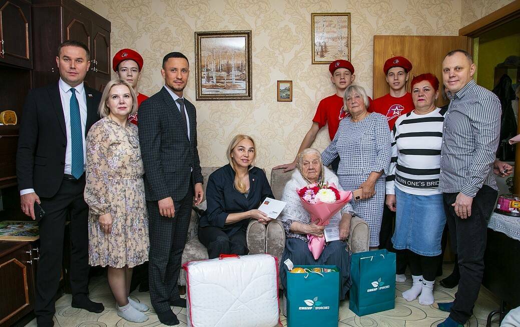 «Секрет моего долголетия – в труде и заботе о близких»: нижнекамка отметила столетие