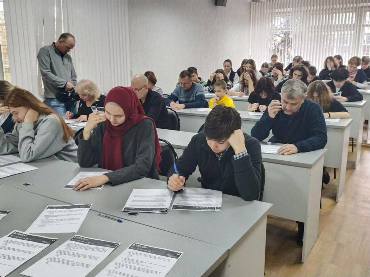 «Сложно, но интересно»: нижнекамцы приняли участие в «Большом этнографическом диктанте»