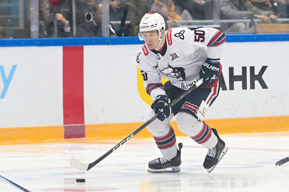 «Нефтехимик» обыграл челябинский «Трактор» в КХЛ