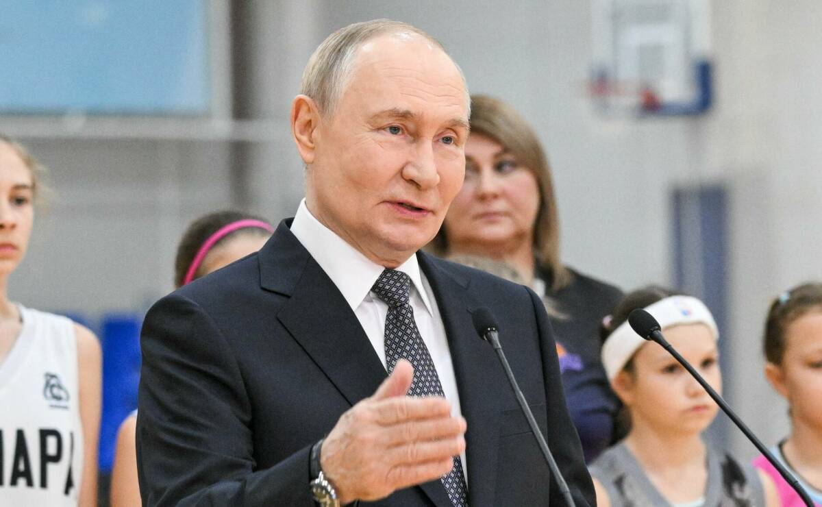 «Желаю вам успехов»: Путин открыл вторую очередь Центра развития футбола в Казани