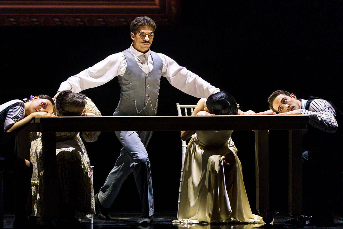 Современный балет или немое кино? Фестиваль StagePlatforma научил па детектива Пуаро