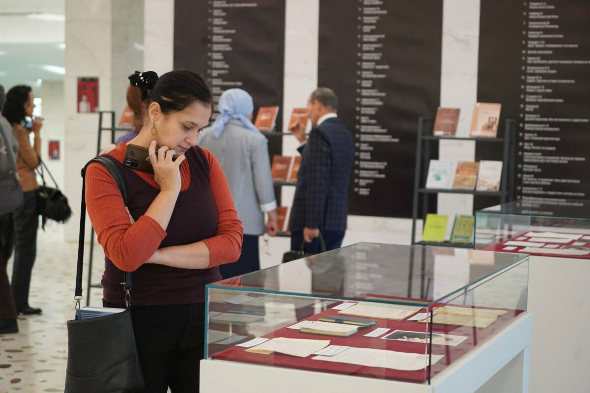 Фестиваль «ТЕКСТ» в Нацбиблиотеке РТ открылся выставкой, посвященной Абрару Каримуллину