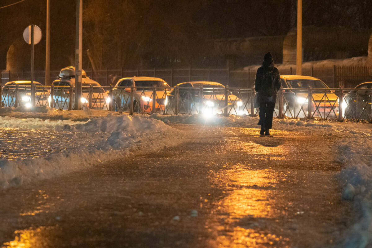 В Татарстане водителям напомнили об опасности летних шин в гололедицу