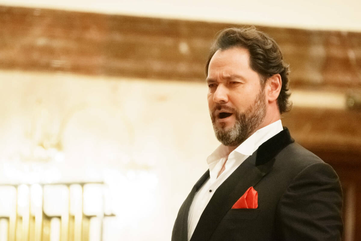 Народному артисту РТ Ильдару Абдразакову присвоено звание «Народный артист России»