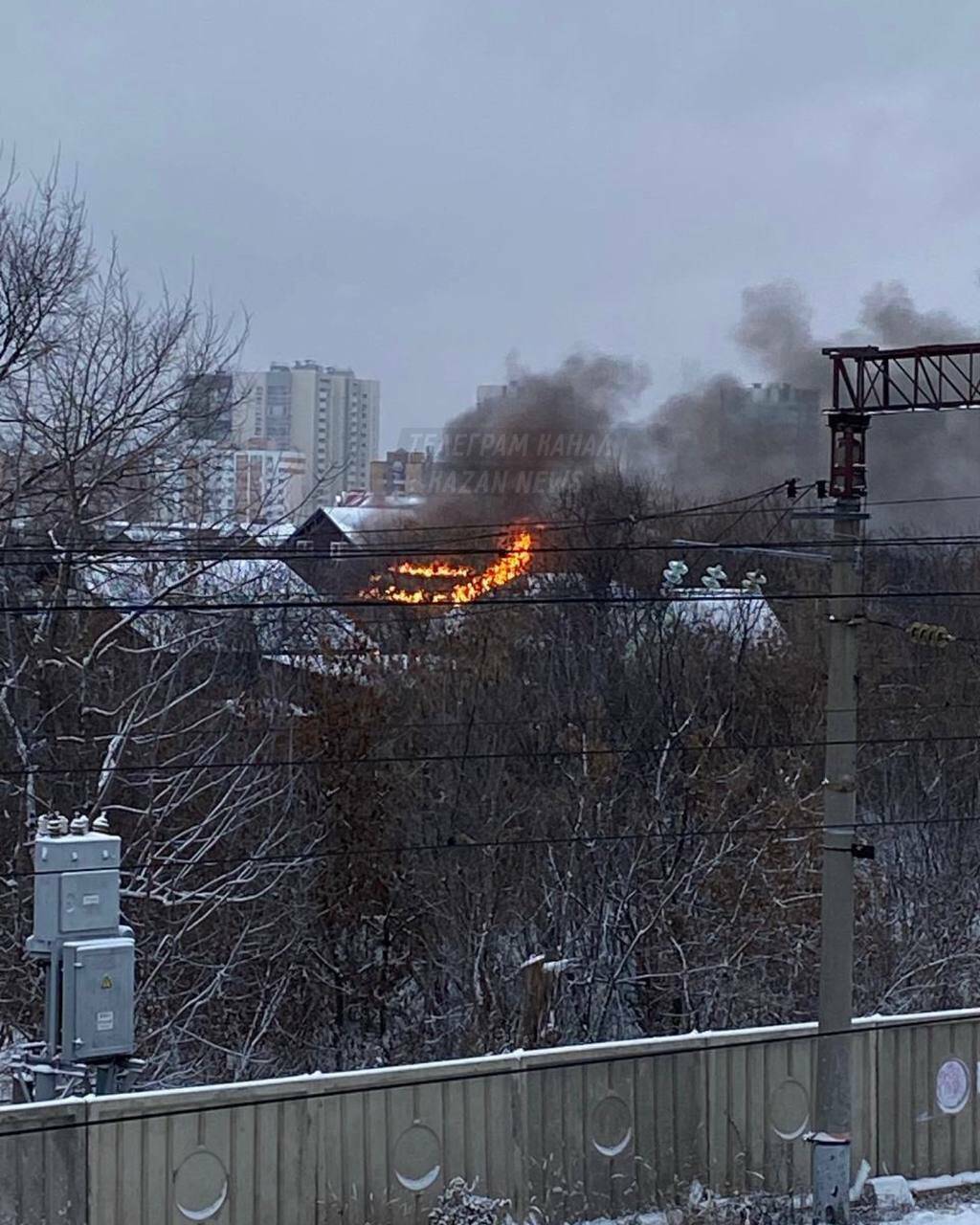 В одном из СНТ в казанском Аметьево загорелся садовый дом