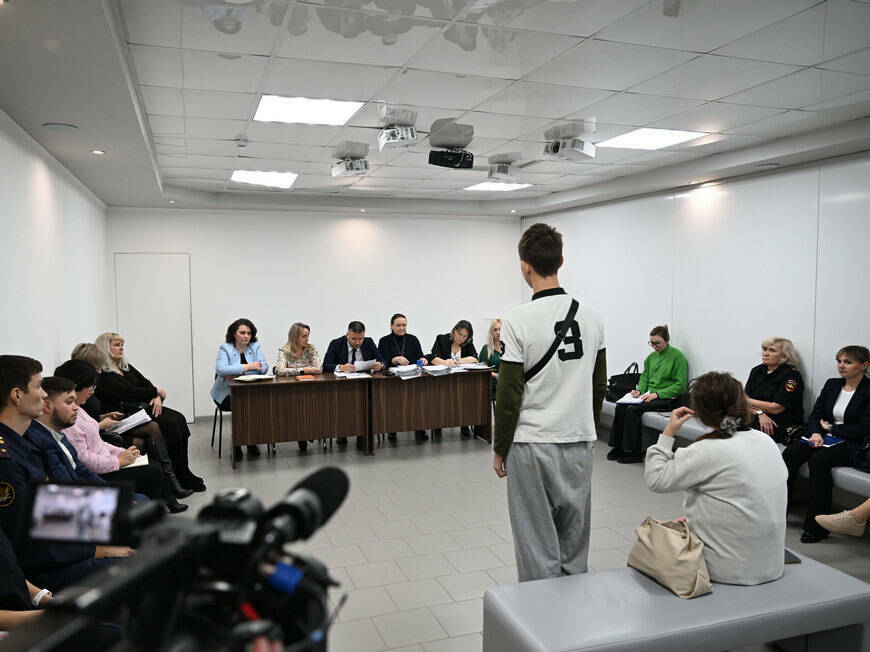 В Казани наказали родителей подростков, которые разгромили надземный переход