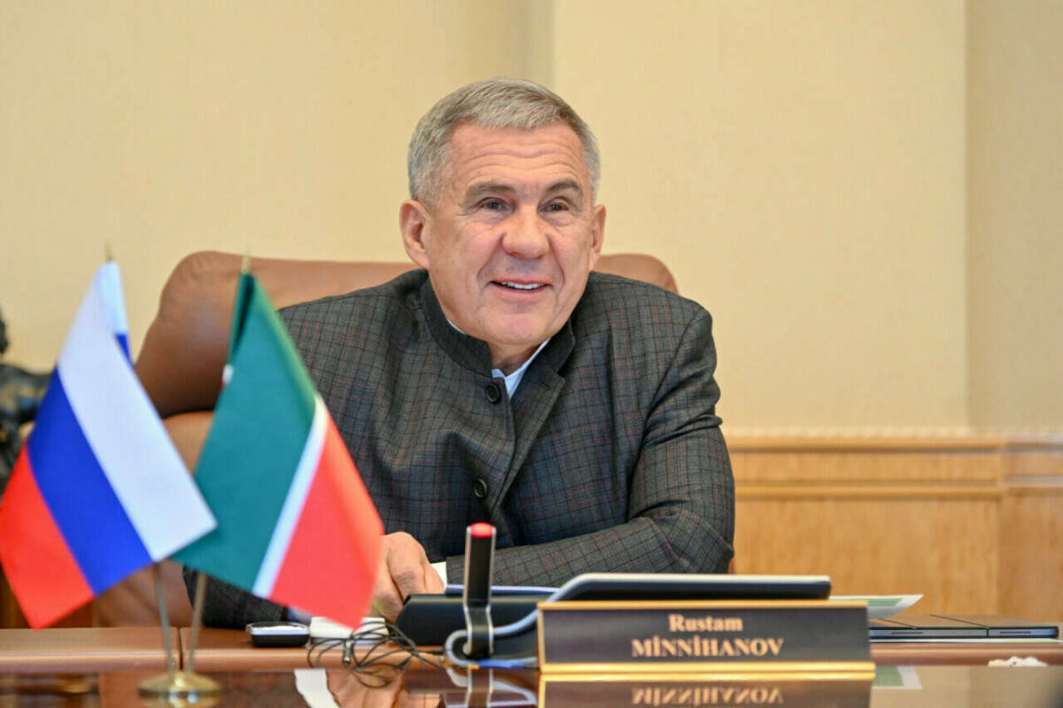 Минниханов: Татарстан, опираясь на Конституцию РФ, уверенно смотрит в будущее