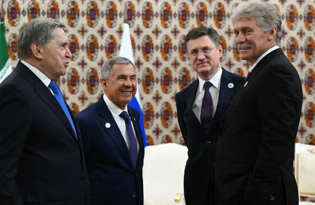 Ашхабад стал площадкой, на которой сошлись сразу несколько внешнеполитических линий. Владимир Путин принял участие в международном форуме мира и доверия, а также встретился с лидерами Ирана и Турции. В составе делегации – Раис РТ Рустам Минниханов, который также стал участником официальных мероприятий. Подробнее – в репортаже «Татар-информа».