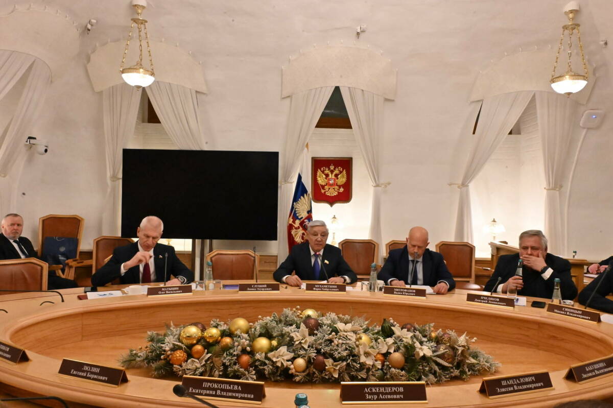 Мухаметшин отметил успехи Татарстана в работе с соотечественниками и молодежью за рубежом