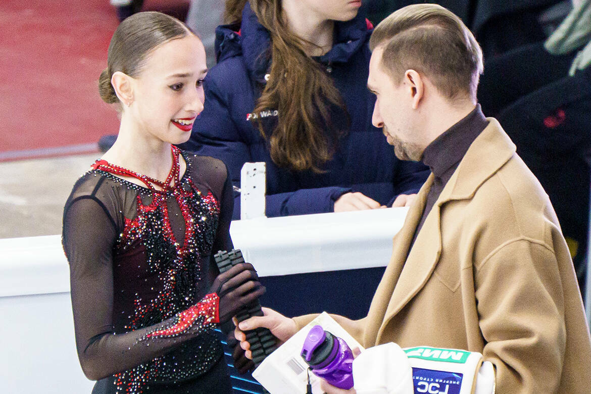 В четверг стартует чемпионат России по фигурному катанию. Турнир пока не определяет «сборников» для международных турниров, поэтому вопрос мотивации Гуменника и Петросян остается главным. Но темным лошадкам Тутберидзе – Хуснутдиновой и Двоеглазовой – и оставленному без ОИ Дикиджи есть что доказывать. Подробнее – в материале «ТИ-Спорта».