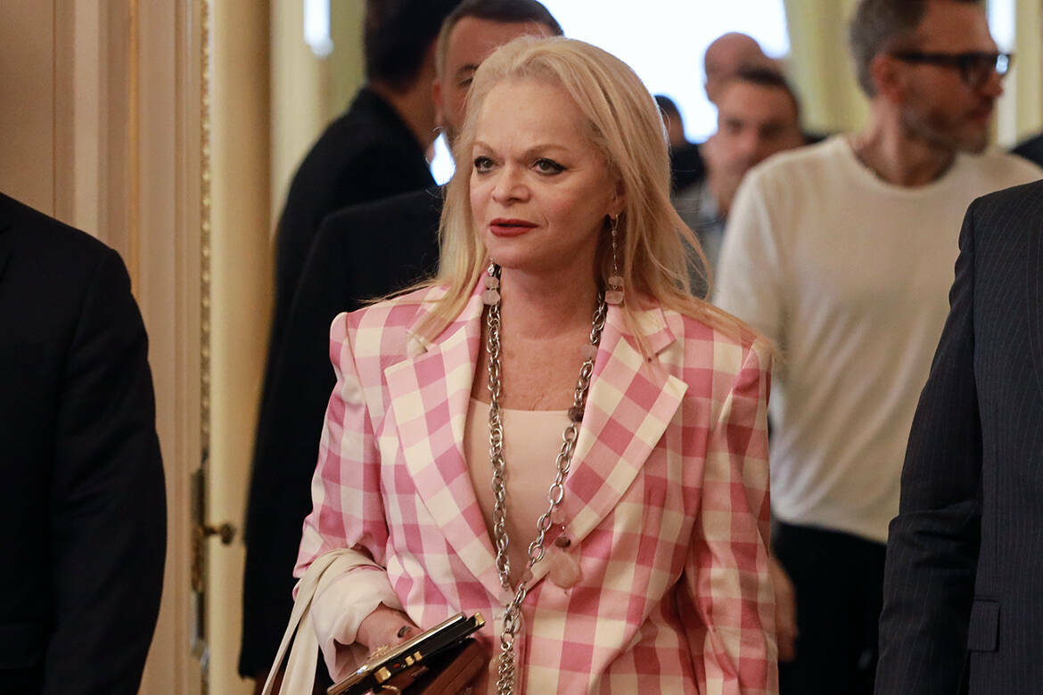 Последние недели внимание российского общества было приковано к чрезвычайно громкому судебному делу в отношении известной певицы Ларисы Долиной. Оно в итоге дошло до Верховного суда РФ. Что решила высшая судебная инстанция и почему это дело стало таким важным для правовой системы страны – в материале обозревателя Альберта Бикбова.