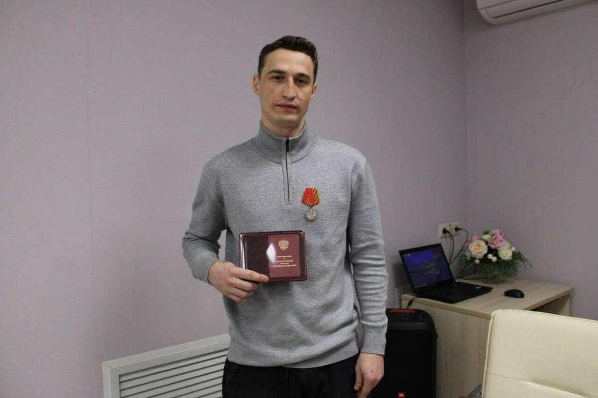 «Раз наградили – значит, заслужил»: ветерану СВО из Заинска вручили медаль Жукова