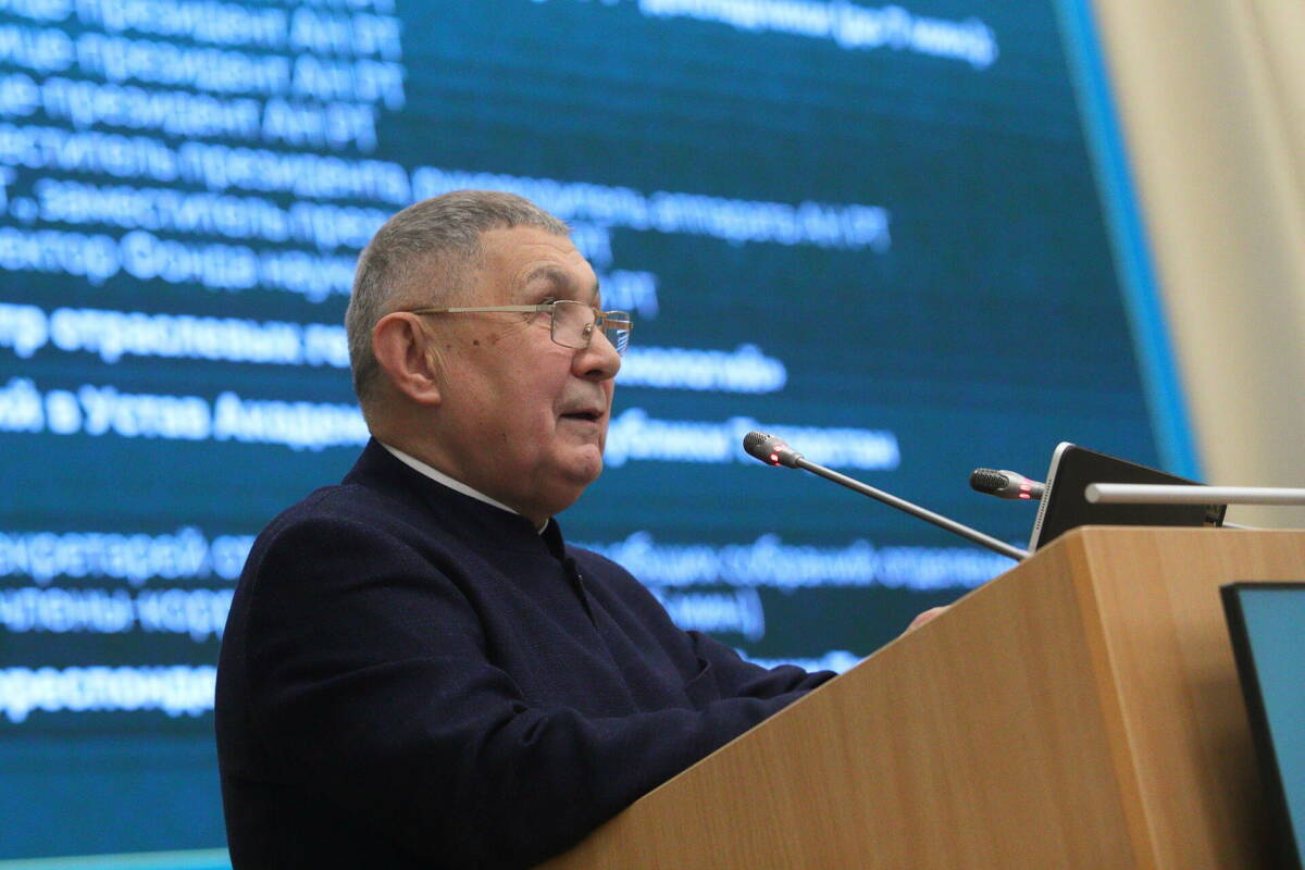 Рифкат Минниханов предложил учредить медаль в честь 140-летия Габдуллы Тукая