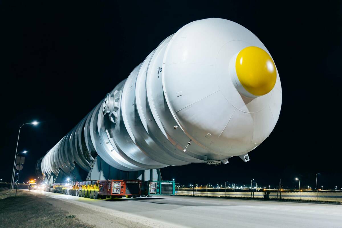 На новом производстве СИБУРа в Нижнекамске установлена основная технологическая колонна