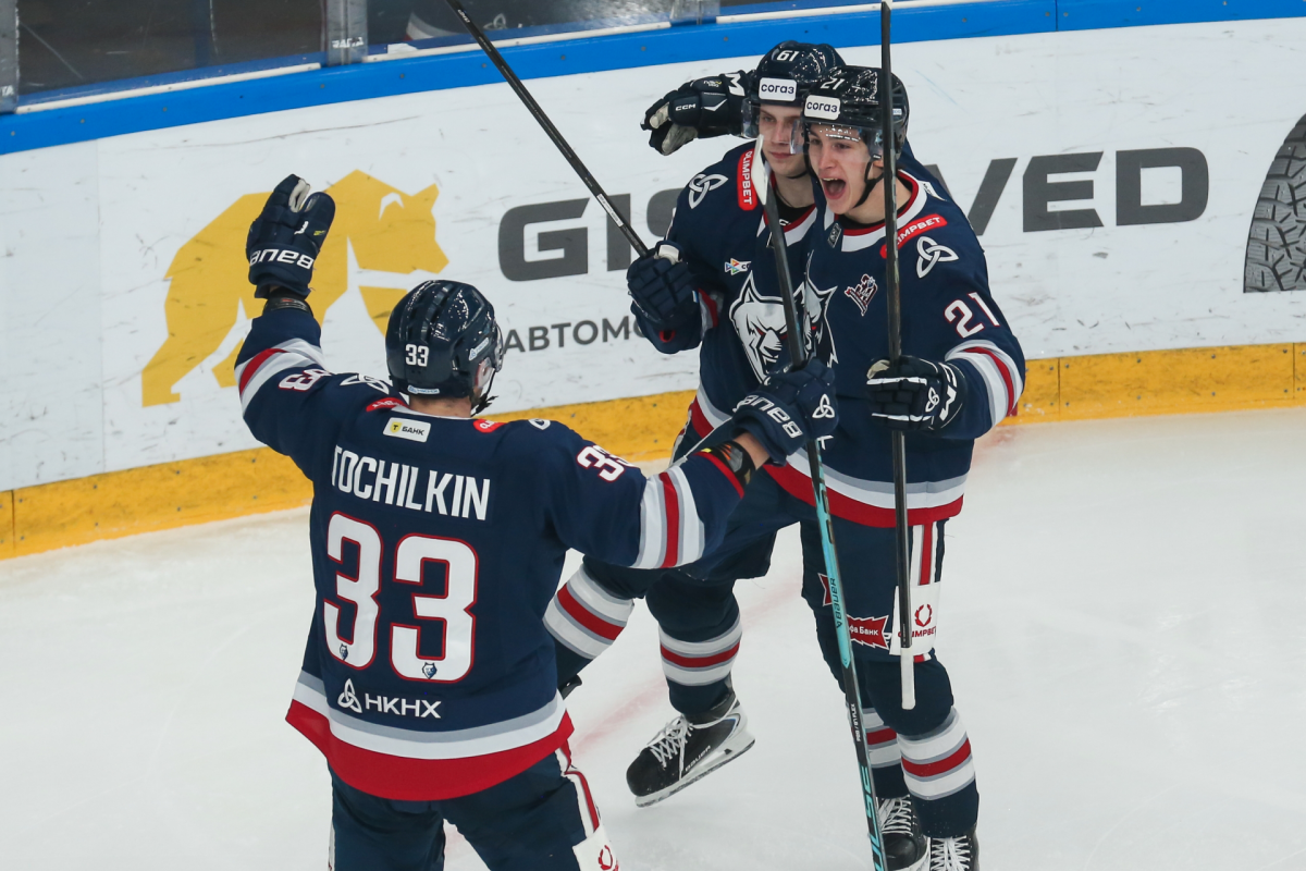 «Нефтехимик» примет омский «Авангард» на своем льду