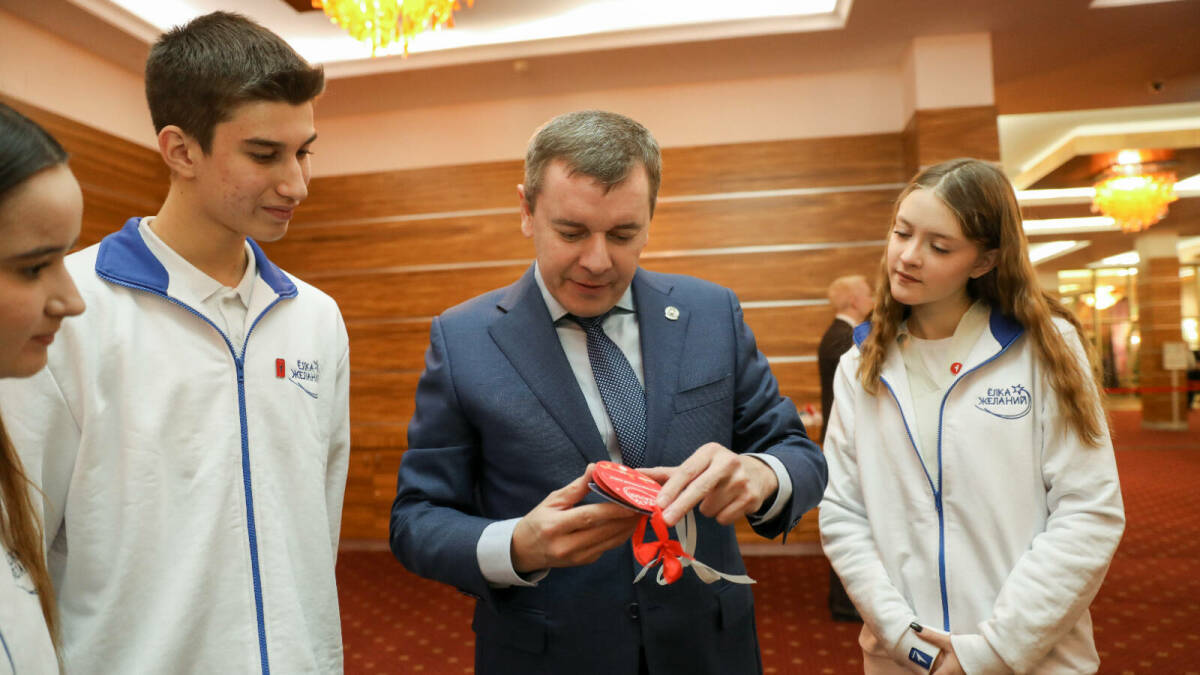 Марат Зяббаров присоединился к акции «Елка желаний»