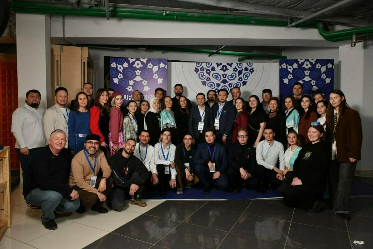 Татарская молодежь Башкортостана организовала уже третий по счету форум Ufa.Tatar, который прошел в формате TEDx. В качестве спикеров на форуме были и гости из Казани. О чем говорили на форуме молодые активисты и их более старшие коллеги – в репортаже «Интертата».