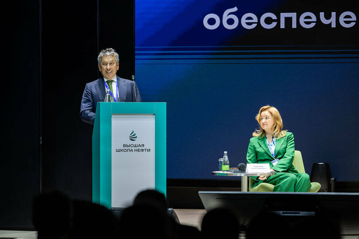 «Будущее приближается все быстрее»: о чем говорили биотехнологи на форуме BIOSYNC