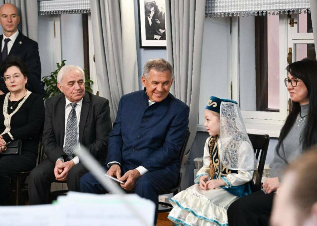 Миңнеханов төзекләндерелгәннән соң ачылган Салих Сәйдәшев музеенда булды