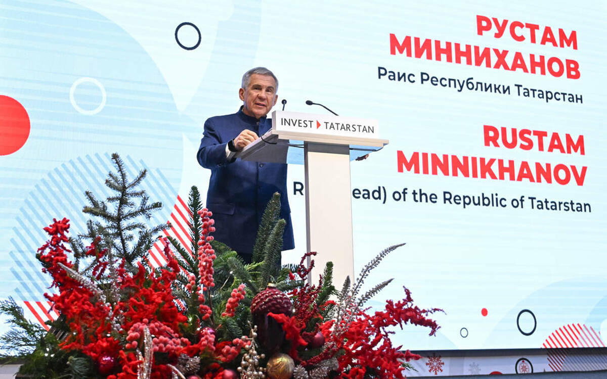 Новый пятизвездочный отель у моста «Миллениум», темные костюмы с красными акцентами, предновогоднее настроение и разговоры о миллиардах инвестиций: в Казани прошло заключительное в этом году заседание Клуба инвесторов Татарстана. На встрече подвели итоги года, говорили о будущем экономики республики и благодарили тех, кто вкладывается в ее развитие