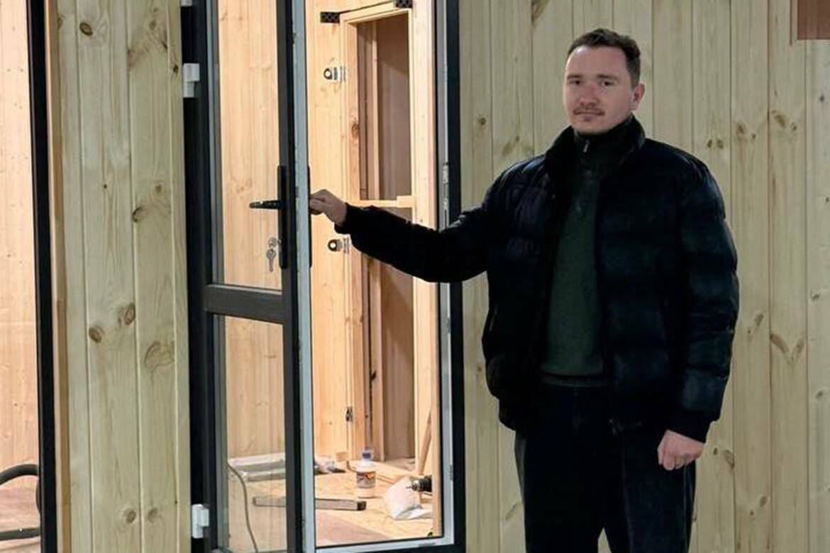 Булат Хабибуллин родом из Тетюш. Он служил на границе России в Белгородской области, а после окончания контракта вернулся в родные края, где начал свой бизнес. Говорит, что именно статус ветерана боевых действий позволил ему получить множество льгот. Благодаря поддержке государства теперь он строит грандиозные планы.