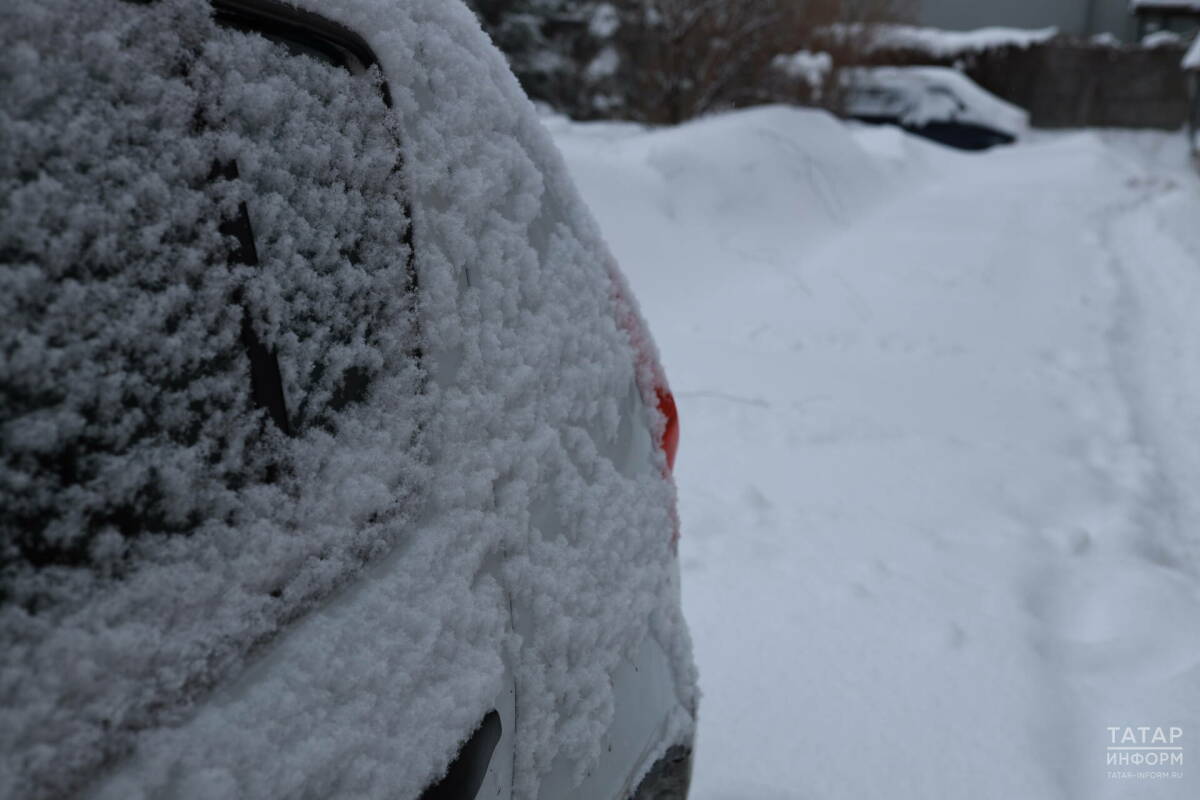 Автоэксперт предупредил, что дешевая «незамерзайка» опасна для авто и здоровья водителя