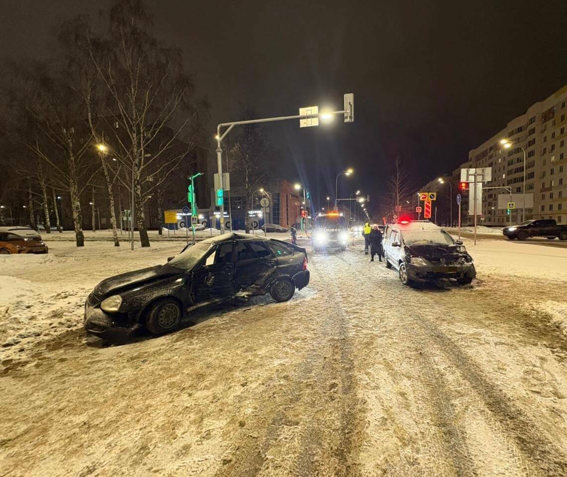 В Нижнекамске 18-летний водитель устроил ДТП и попал в больницу