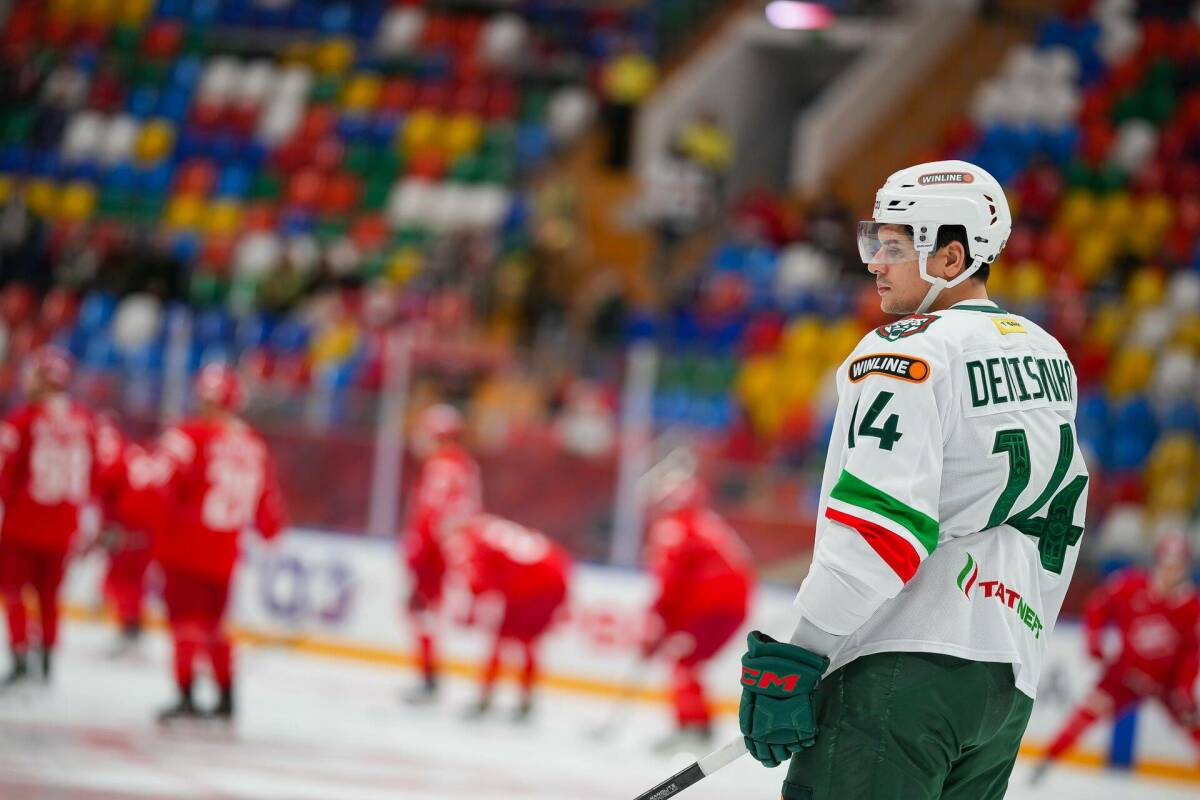 Приобретение Григория Денисенко стало самым сложным из всех летних трансферов «Ак Барса», но вместе с тем и самым провальным, учитывая вложенные ресурсы, время и нервы в его трансфер. Почему трансфер Григория изначально не сулили ничего хорошего, и причем тут неудачное лето Марата Валиуллина – в материале «ТИ-Спорта».