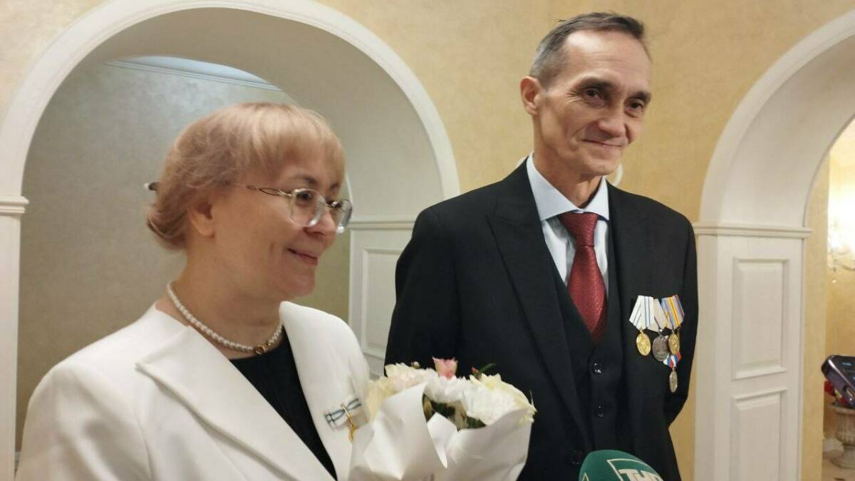 Награжденные медалью ордена «Родительская слава» Сафиуллины рассказали о своей семье