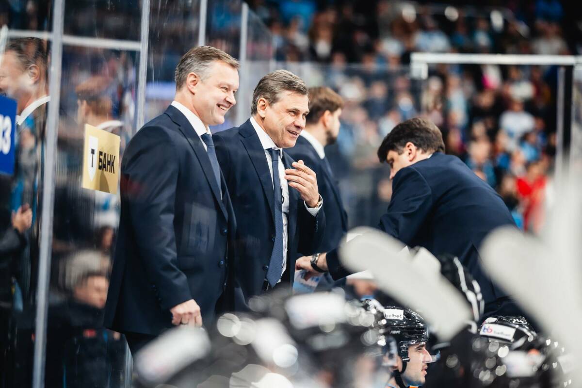 Оглушительным разгромом московского «Динамо» (7:1) минское «Динамо» Квартальнова, по сути, заявило о своем обновленном статусе: новый топ-команды КХЛ. «Зубры» уже обосновались на второй строчке Запада, а по потерянным имеют все шансы финишировать в регулярке лидерами. За счет чего Квартальнову удалось создать эту машину – в материале «ТИ-Спорта».