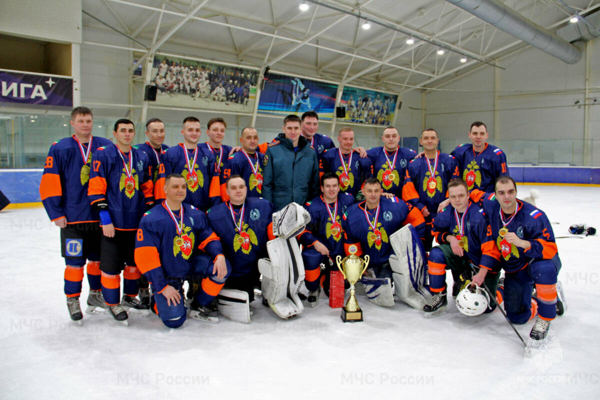 В Татарстане прошел первый хоккейный Кубок начальника ГУ МЧС