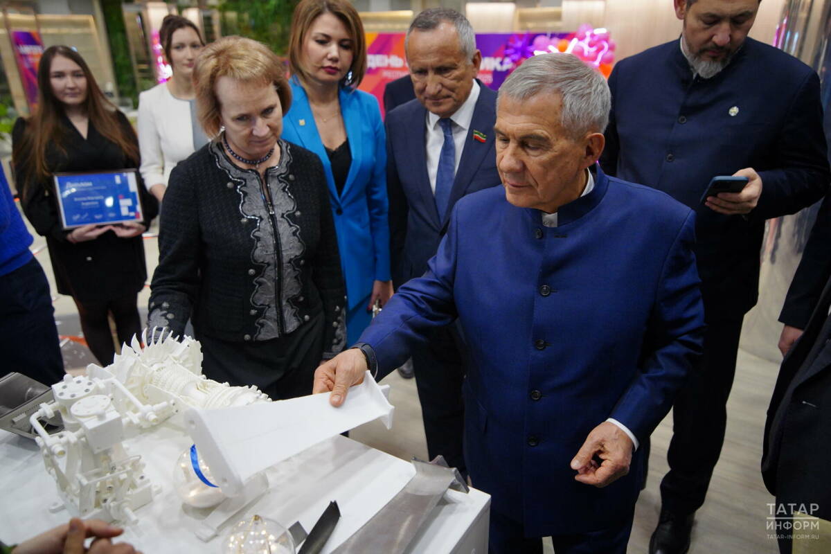 Минниханову представили студенческий стартап из Казани, заинтересовавший Росатом