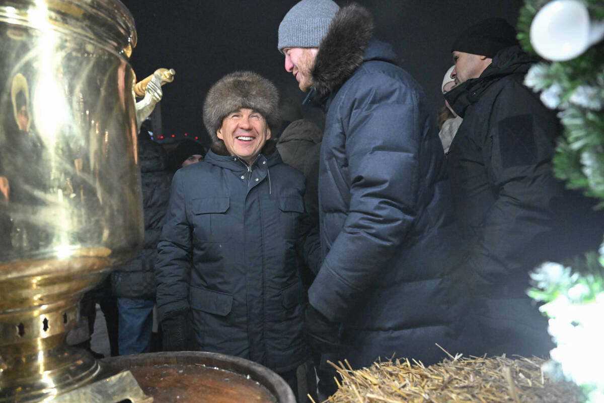 Минниханов осмотрел ярмарку «Бияляй» в парке у театра кукол «Экият»