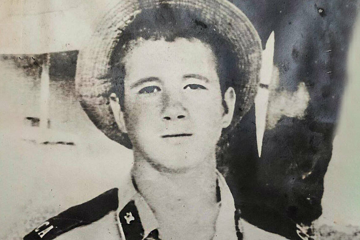 На статью журналиста «Татар-информа» Дмитрия Киселева, в которой был опубликован список без вести пропавших в Афганистане уроженцев Татарстана и солдат-татар, отозвались родственники одного из них. Они рассказали агентству, каким был Ринат Шакиров, а также поделились, что не теряют надежды выяснить, что же с ним произошло.