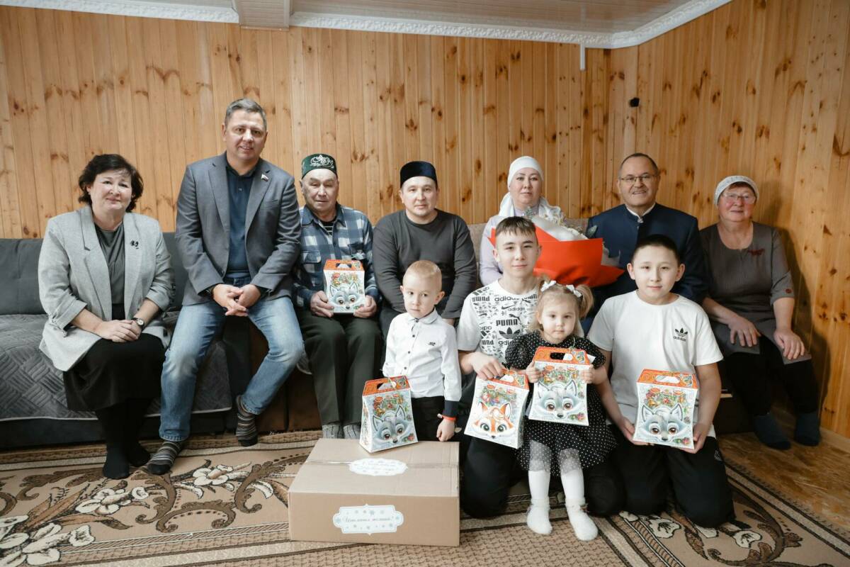 Вольфсон сообщил о старте новогодней акции для многодетных семей Татарстана