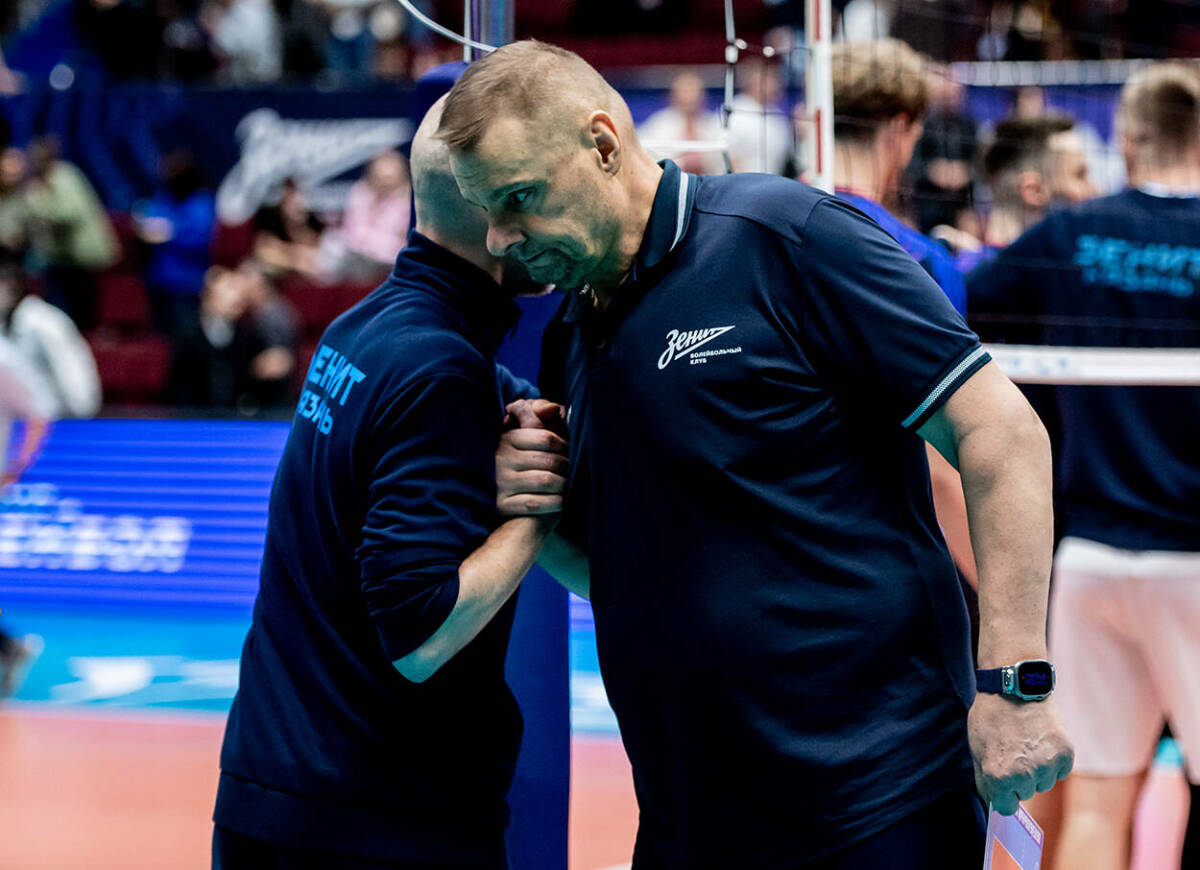 Вчера прошли полуфинальные матчи Суперкубка России по волейболу среди топ-4 команд Суперлиги. В первой паре победителем стал новосибирский «Локомотив», во второй – «Зенит-Казань». Сегодня в очном противостоянии соперники встретятся в финале, где поборются за один из главных трофеев уходящего года. Об этом и многом другом – в материале «ТИ-Спорта».