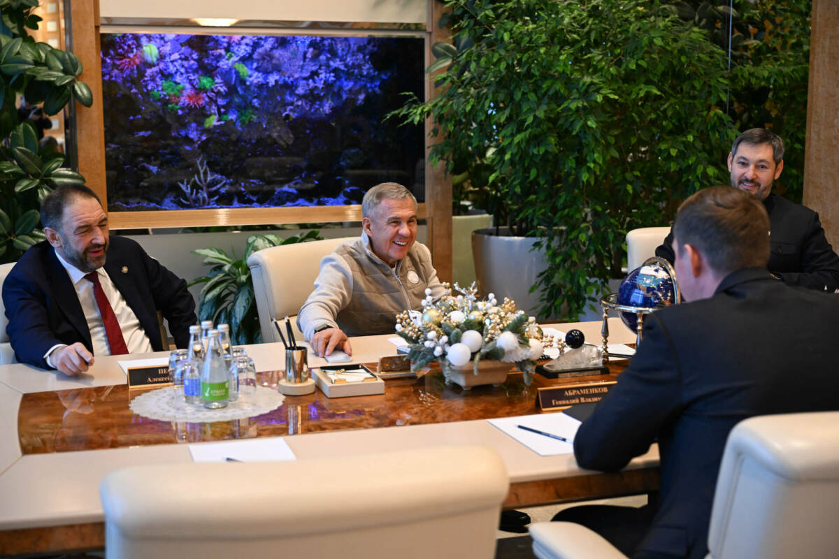 Минниханов обсудил модернизацию производств с замглавы Минпромторга РФ Абраменковым